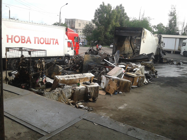 В Запорожье в грузовике «Новой почты» сгорело посылок на 2 миллиона