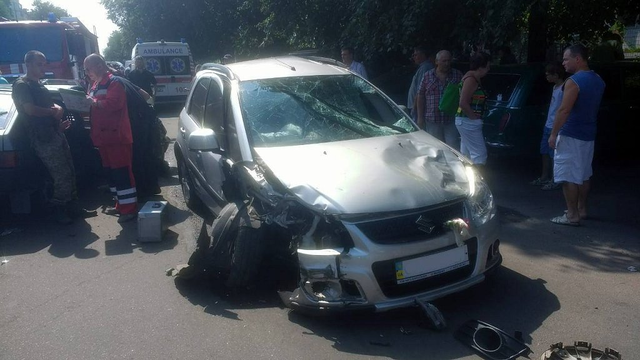В Черкассах иномарка врезалась в 5 авто и сбила насмерть пешехода