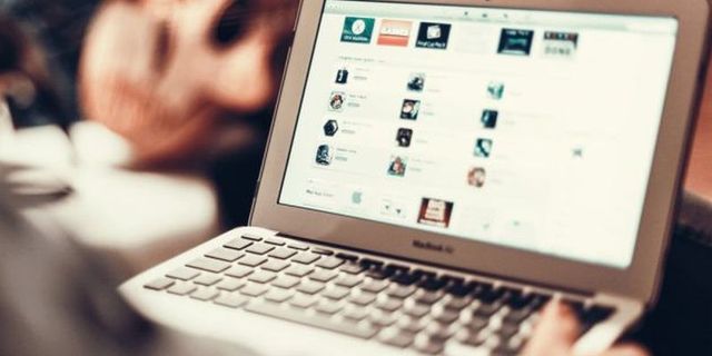 Запрет "ВКонтакте": украинцы массово регистрируются в новой соцсети