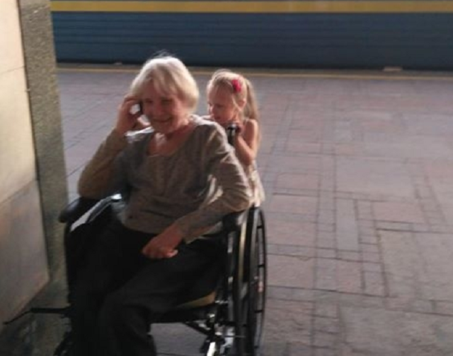 Українців вразило обслуговування жінки з інвалідністю на вокзалі Києва