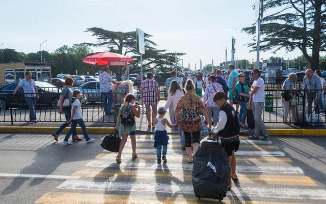 При Украине жилось лучше, или о чем говорят крымчане