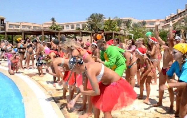 Новости Крымнаша. "На пляжах так тихо, что слышно, как россияне отдыхают в Турции"