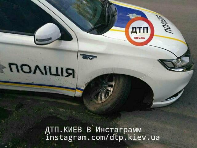 Первый пошел. В Днепродзержинске копы разбили новый гибридный Outlander