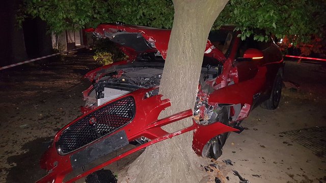 В Киеве пьяный сотрудник полиции на Jaguar сбил пешеходов