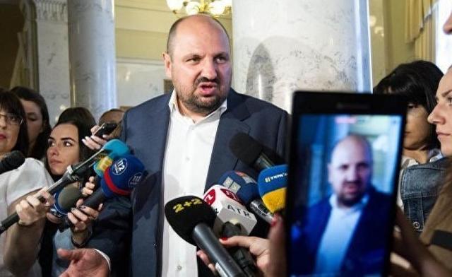 За Розенблата – «порохоботы» и «мартыноботы» поливают грязью НАБУ