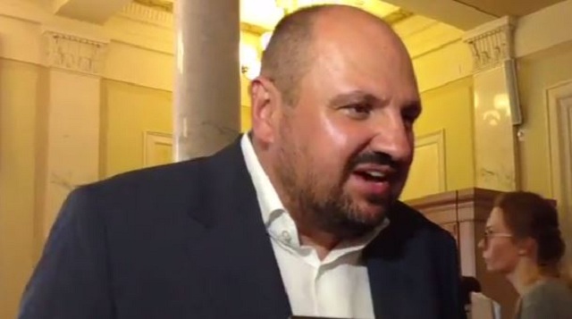 Розенблату надели электронный браслет: у него сразу нашлись деньги на залог