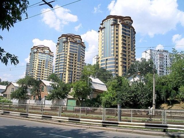 На одной из киевских улиц ограничат движение до октября