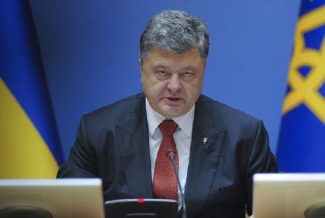 Порошенко платить 600 тисяч доларів на рік — за послуги з лобізму