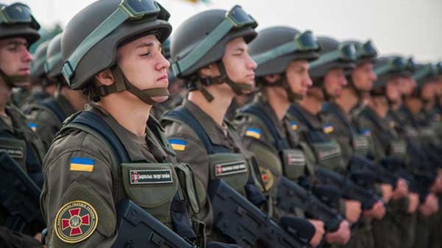 У обычных бойцов просто отбивают охоту служить, - Доник