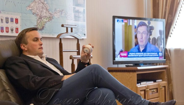 У Холодницкого накопилось 100 дней отпуска