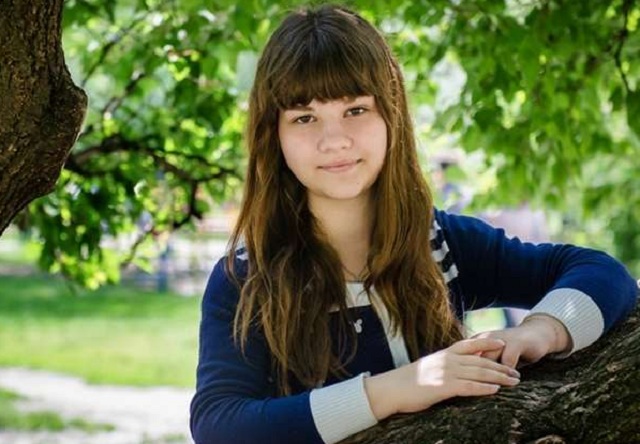 Настя Овчар, яку всім світом рятували від опіків, перетворилася на справжню красуню