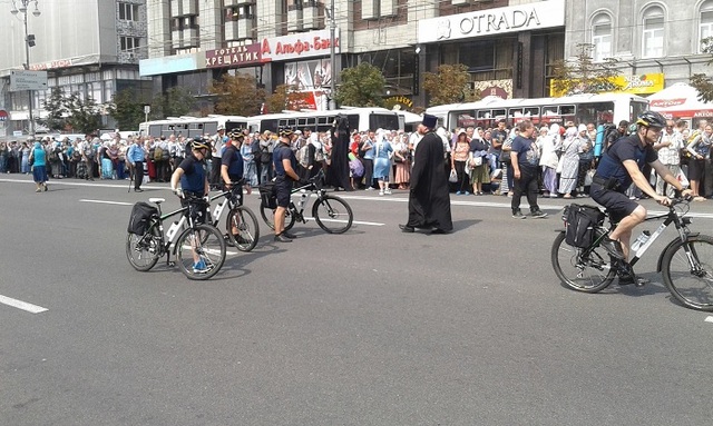 Охранять Крестный ход в Киеве будут 3 тысячи полицейских