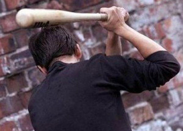 На Хмельниччині онук побив та пограбував власного дідуся