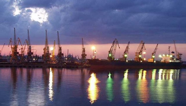 Миллиард на причал морпорта получит пенсионерка с голландцами на субподряде