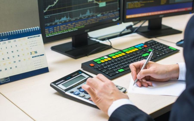 Вкладчикам скандального банка возобновили выплаты