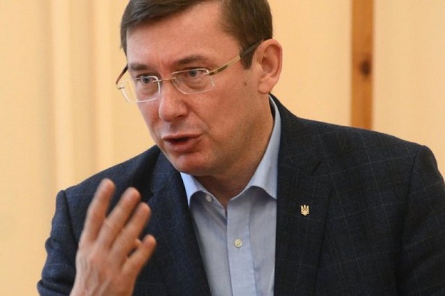 Глава "Азова" уличил Луценко во лжи