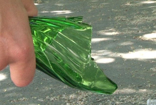 В Киеве молодежь устроила массовую драку: в ход пошли "розочки"