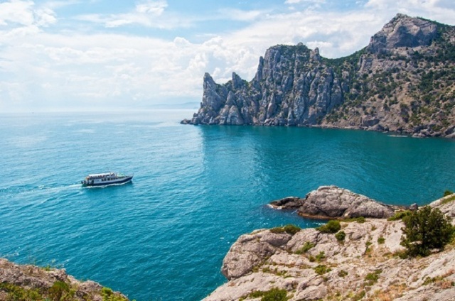 Дерут безбожно: в сети сравнили цены на отдых в Крыму и в Греции