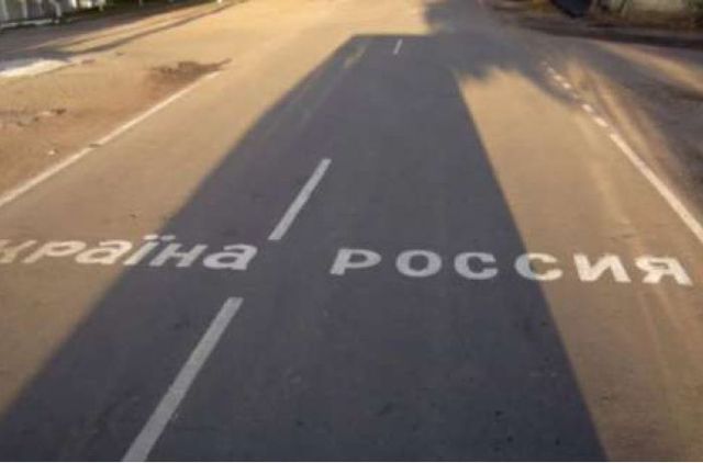 Дочь украинского чиновника ездит на джипе с московскими номерами