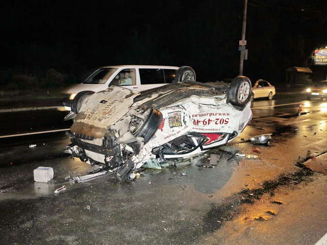 В Киеве произошло смертельное ДТП: погиб водитель, среди пострадавших – младенец