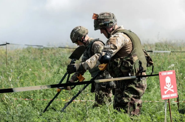 На Донбассе обнаружили останки неизвестных воинов