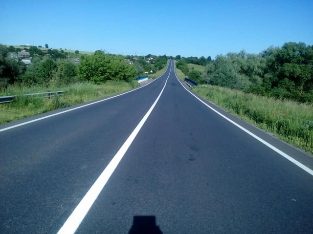 Гройсман похвалився відремонтованою дорогою Івано-Франківськ – Чернівці