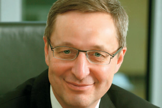 Знакомьтесь, это спонсор режима Путина, — журналист