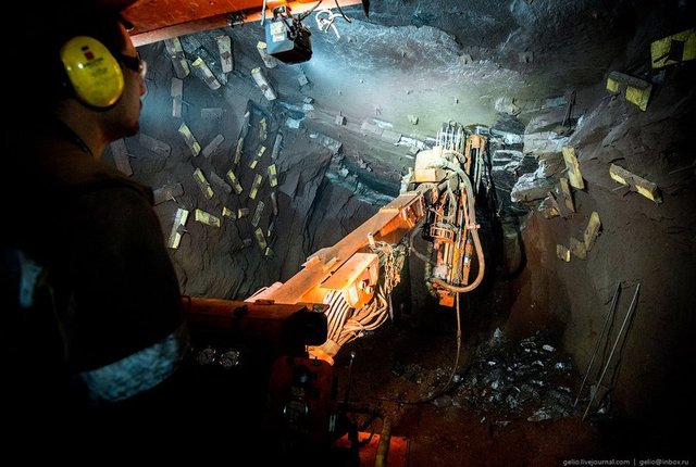 Землетрясение в Кривом Роге связано с взрывными работами шахты Романа Абрамовича