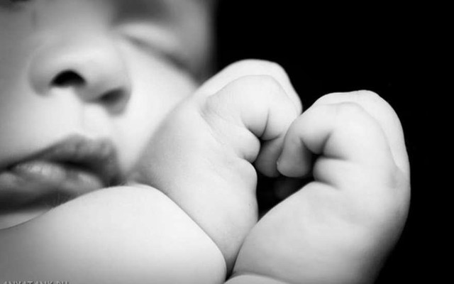 В мусоропроводе николаевской многоэтажки нашли труп младенца: мать задержана