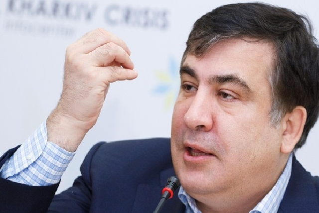 Саакашвили судят за растрату €505 на похоронный венок Гавелу — политик