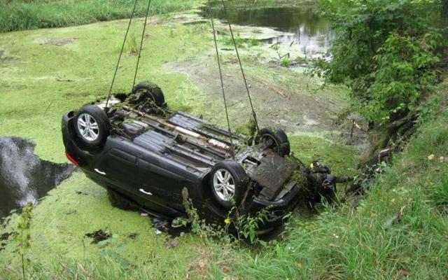 Молодой мажор уничтожил внедорожник и своего пассажира