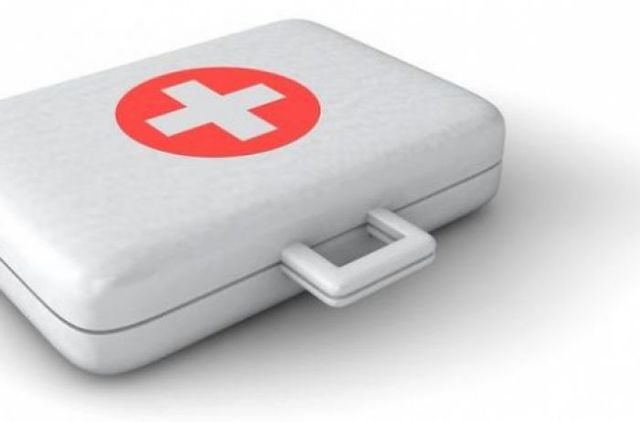 В Киеве случайный прохожий спас истекающего кровью мужчину