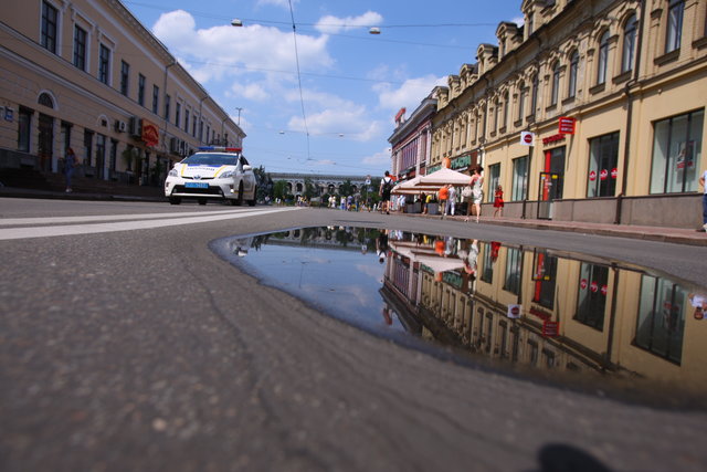 Контрактовая площадь стала пешеходной: как в Киеве прошел первый день с новыми правилами