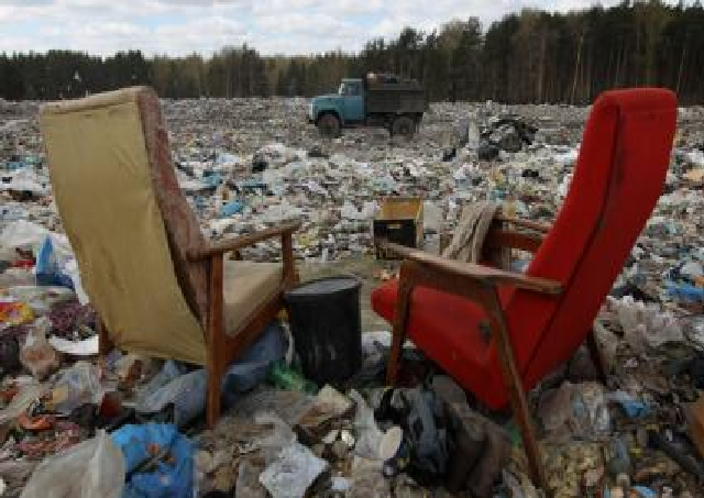 Под Киевом коррупционеры затеяли опасную мусорную аферу