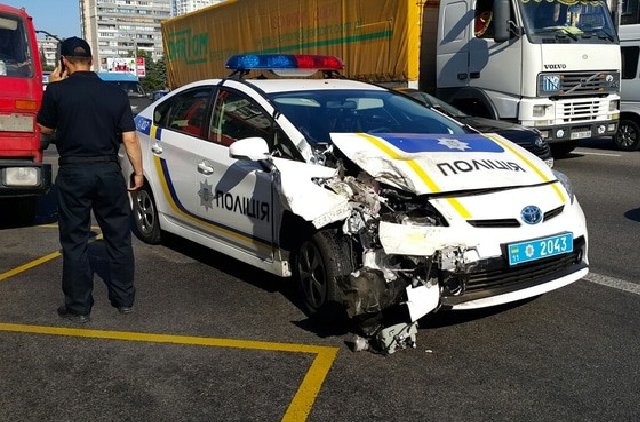 С начала 2017 года украинские патрульные разбили около 500 служебных машин