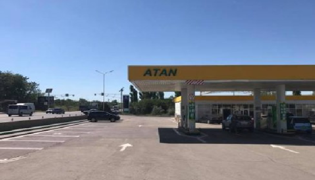 "Едешь в Крым – возьми четыре канистры бензина", – российский блогер