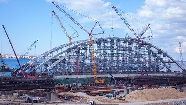 Эколог рассказал о серьезных проблемах со строительством моста в Крым