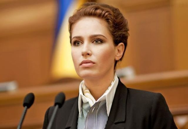 СМИ: Дочь погибшей в автокатастрофе Бережной забрал «тайный» отец