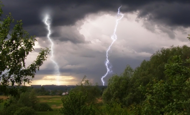 В Украине высокая вероятность опасных метеоявлений: синоптик прояснила ажиотаж