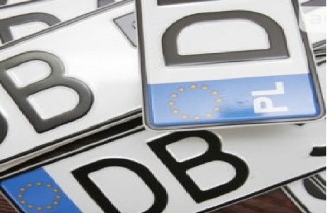 На Івано-Франківщині суд відібрав у водія автомобіль з польськими номерами