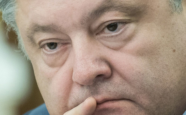 Порошенко відмовився коментувати позбавлення громадянства Саакашвілі