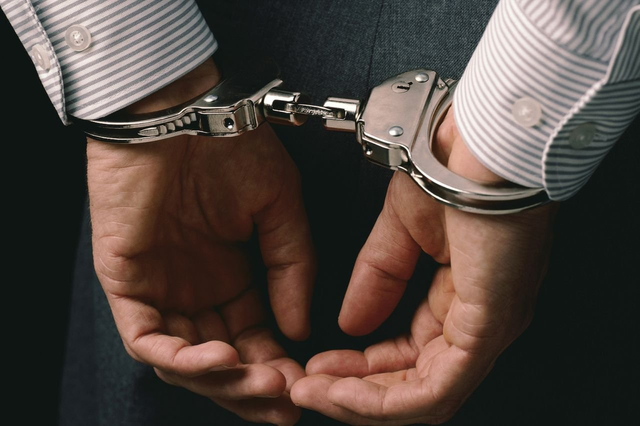 В Черниговской области поймали банду вымогателей, в которой состояли двое полицейских