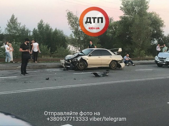 Ужасное ДТП под Киевом: девушка вылетела через окно и скончалась на месте