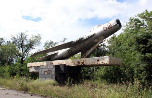 Руины и выжженная земля: В сети показали свежие фото Донецкого аэропорта