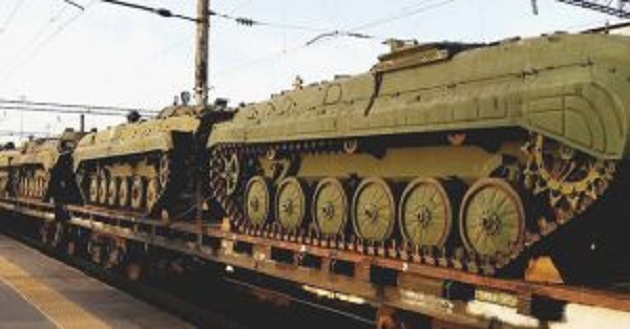 InformNapalm: РФ проводит переброску ударных бронетанковых групп к Украине