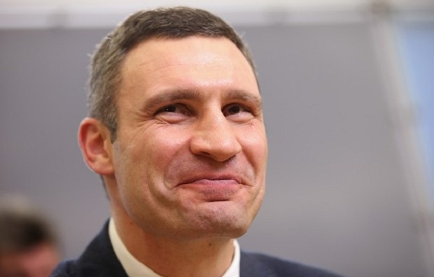 Киевляне получат платежки с двойным тарифом за уборку домов уже в августе