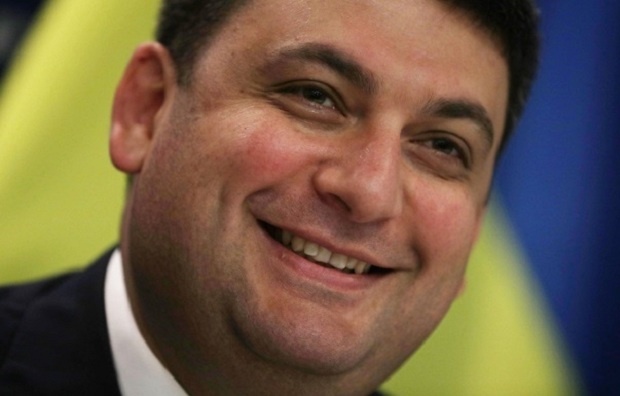 Гройсман разрешил покупать дорогую технику для служащих