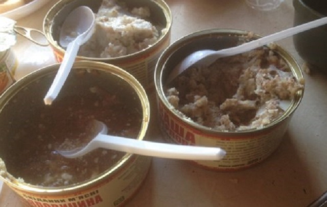 "На вкус еще хуже, чем выглядит": украинские военные показали отвратительный сухпай