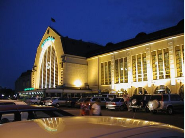 В Киеве эвакуировали Центральный железнодорожный вокзал в связи с угрозой минирования