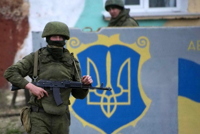 "Все получают меньше": в России рассказали, кого обделяют ради оккупированного Крыма